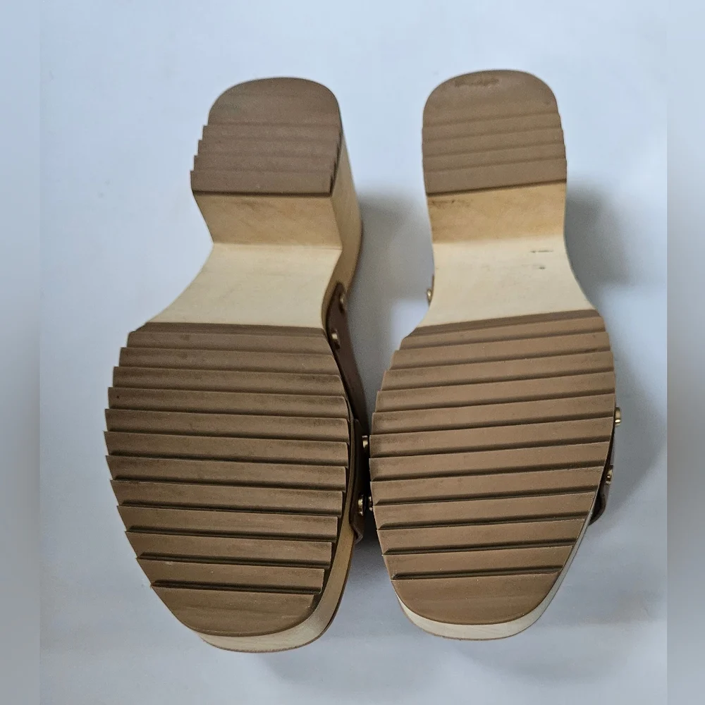 Dr. Scholl's Tan Sandals with Leather Straps and Wooden Sole - Picture 13 of 14